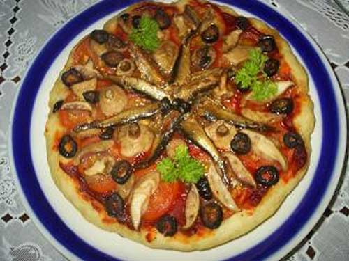 Пицца со шпротами